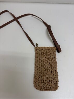 Sun & Sand Woven Straw Crossbody Phone Bag - Brown
